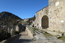 El camino comienza frente a la iglesia de San Martín.