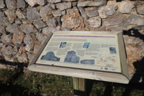 Panel con explicaciones de la ruta y de la iglesia de San Martín.