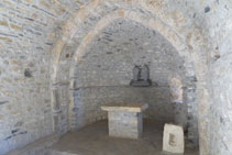 Altar de la ermita de los Santos Juan y Pablo.