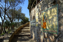 Subiendo a la ermita de la Mare de Déu de les Alegries.