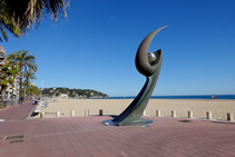 Monumento en la playa de Lloret de Mar.