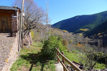 Dejamos atrás las últimas casas del pueblo.