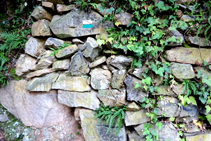 Muros de piedra seca en la cantera de la Font de l´Arç.