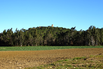 El castillo de Sant Iscle desde Can Gener.