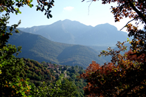 Cercs y la vertiente O de la sierra del Catllaràs.