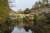 Salto de la Tosca y molino de Brotons.