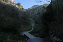 Cruzamos el barranco de Barruell.