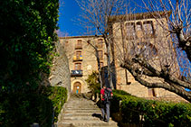 El Santuario de Queralt desde las escaleras de acceso.