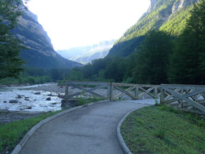 Sendero adaptado de la Pradera de Ordesa