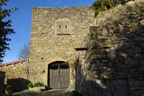 Detalle de una de las entradas al castillo de la Sala.