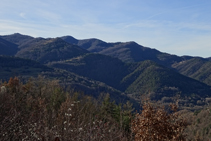 Sierra y castillo de Milany.