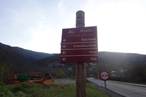 Señal indicadora del Camino Natural de Sort y el Valle de Àssua.