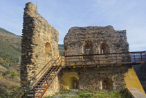 Ruinas del castillo de Rialp, del siglo XVIII.