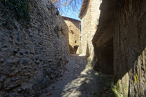 Callejón que da acceso a Altron.