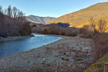 Bonito tramo junto al Noguera Pallaresa. Podemos observar mirlos acuáticos.