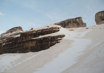 Al SE del refugio, el glaciar de la Brecha, la Brecha de Rolando y el casco del Marboré.