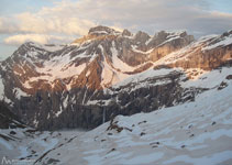 De izquierda a derecha: Astazous, Marboré, picos de la Cascada y Espalda del Marboré.