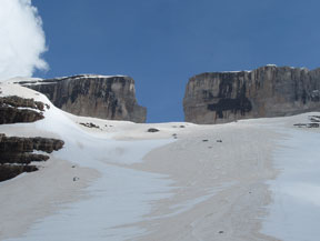 Taillón (3.144m) por la Brecha de Rolando