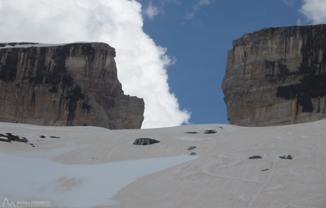 Taillón (3.144m) por la Brecha de Rolando 1 