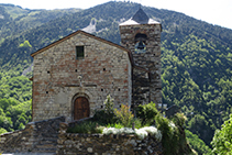 Iglesia parroquial de Sant Vicenç, en la parte alta de Capdella.