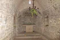 Interior de la ermita de Sant Joan del Avellanet.