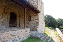 Portal de Sant Quirze de Pedret.