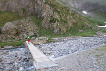 Cruzamos un puente.